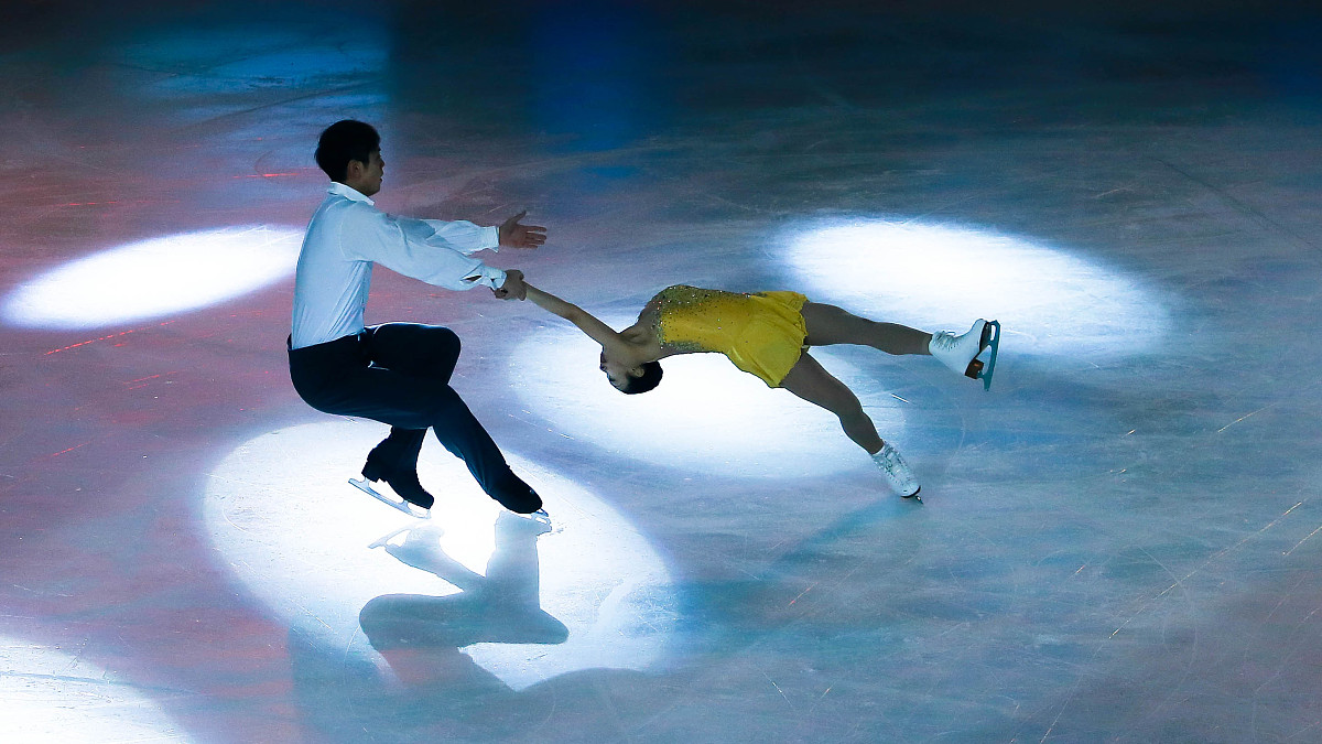 包含关键比赛中,冰川之巅从落后到翻盘,网友热议不断的词条 包含关键比赛中,冰川之巅从落后到翻盘,网友热议不断的词条
