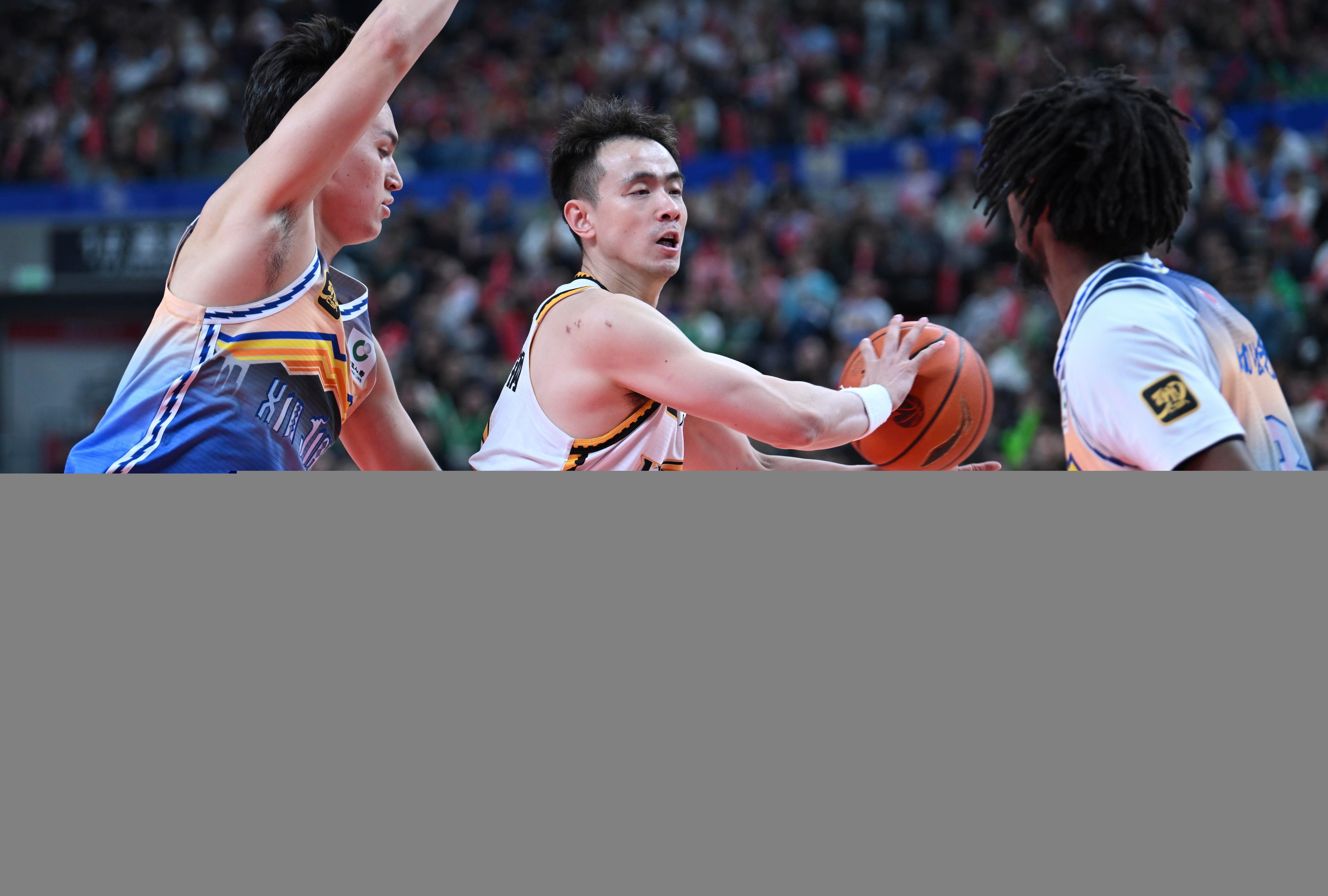辽宁队成为本场最大亮点，CBA季后赛瞬间破防，救主