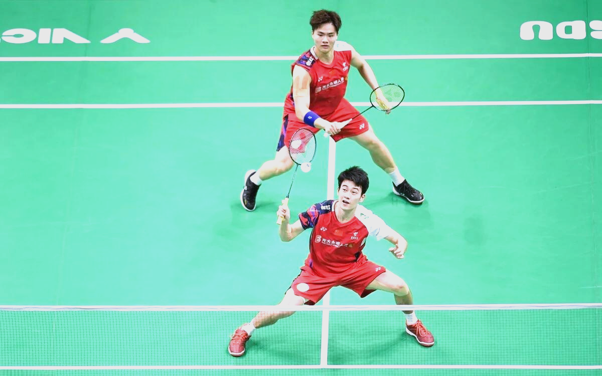 羽毛球赛场上大战如火如荼，加拿大选手奋勇夺冠的简单介绍