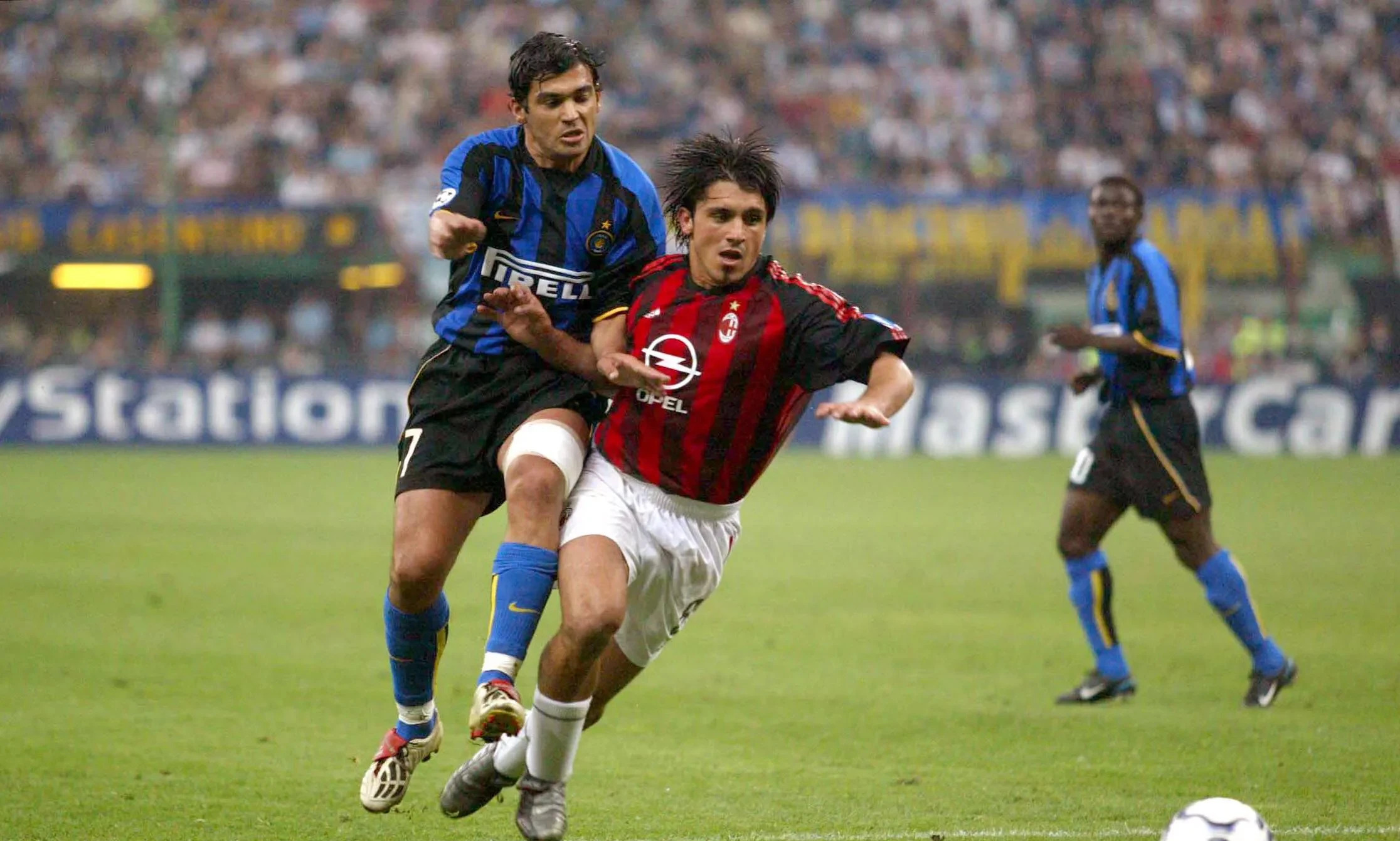 关于AC米兰客场逆转国际米兰，取得宝贵的三分！的信息