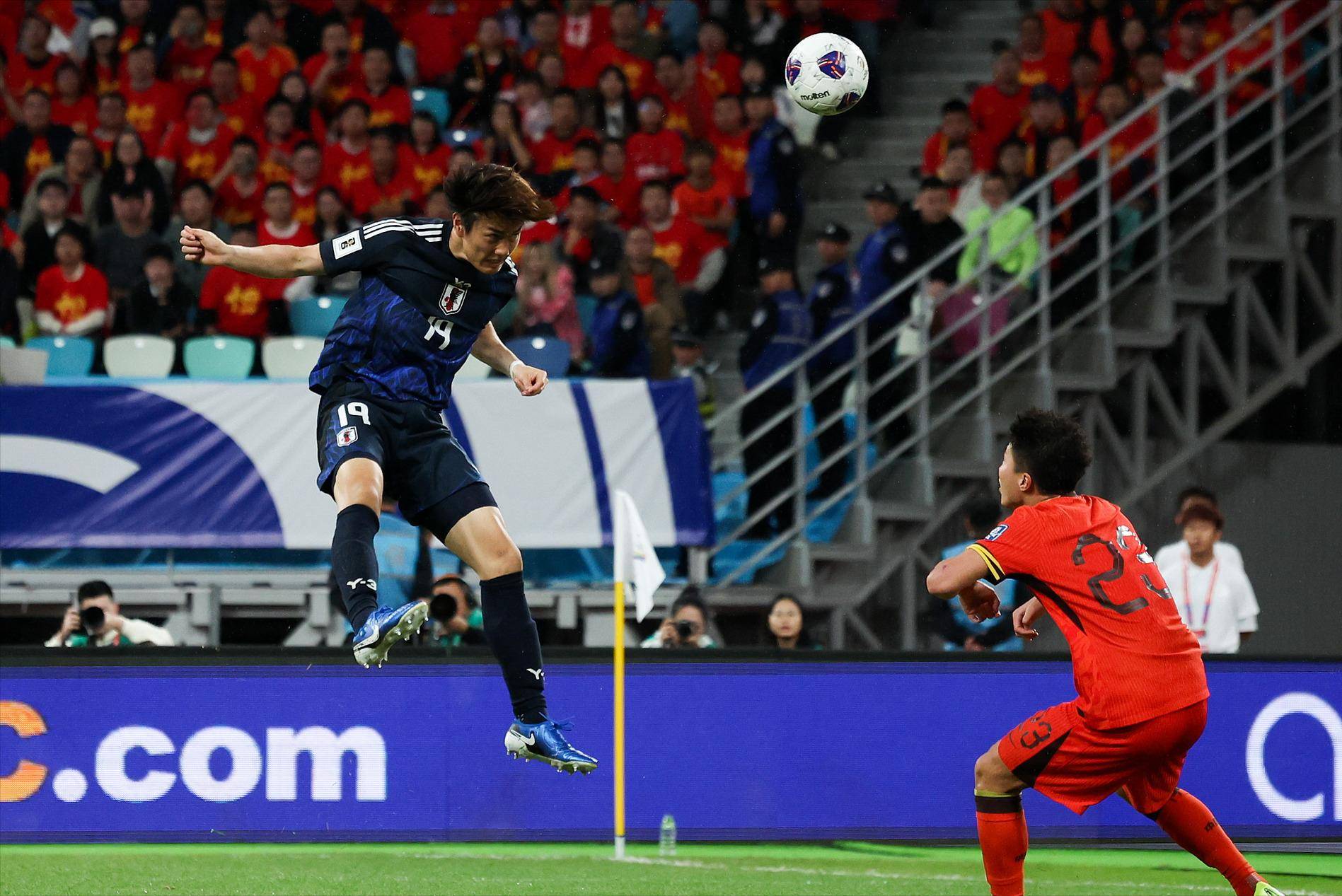 包含亚洲足球联赛中豪强对决，精彩不断的词条