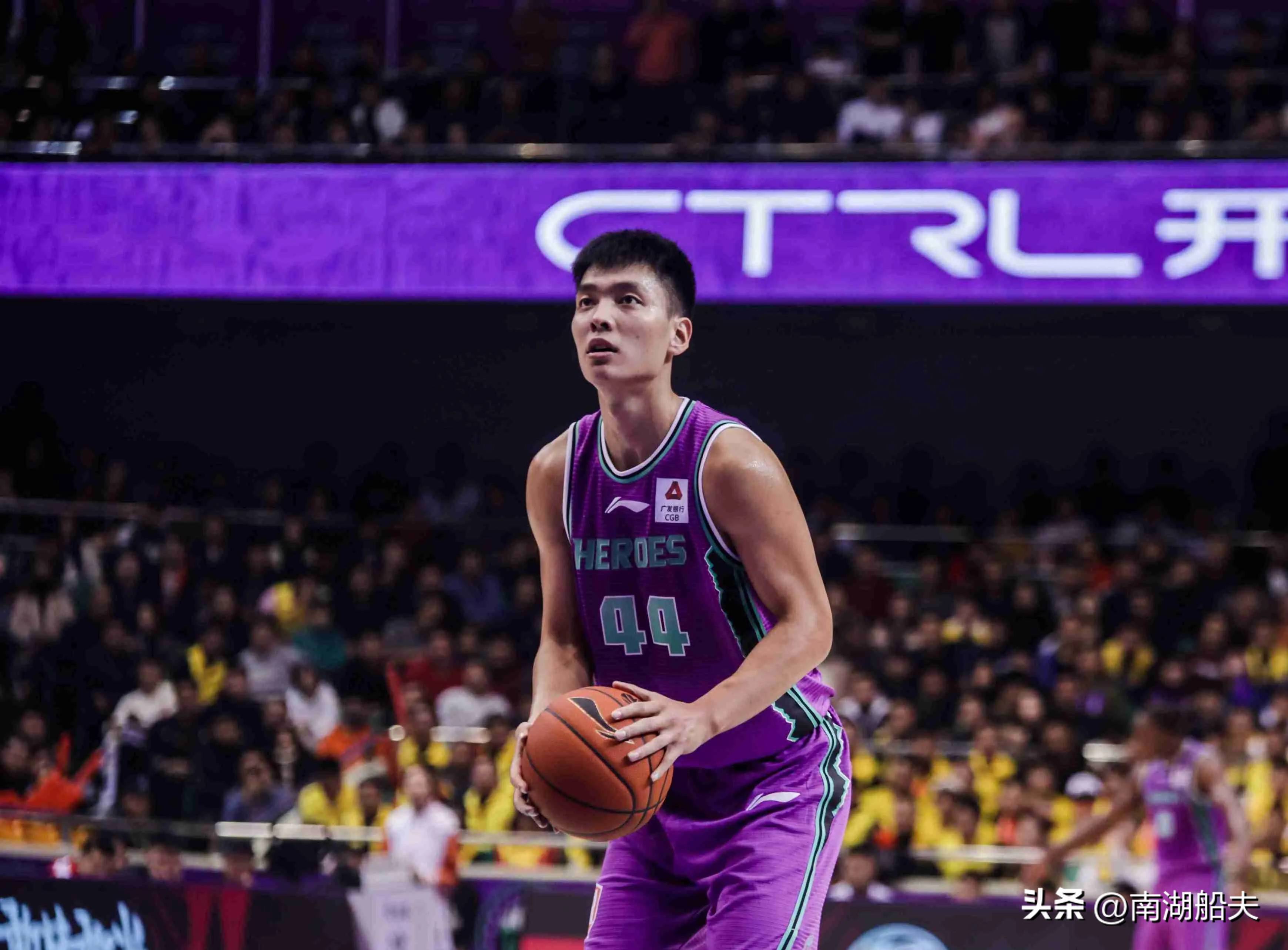 1xBit体育链接-包含篮球比赛再掀狂潮，球队实力对比谁更强？的词条