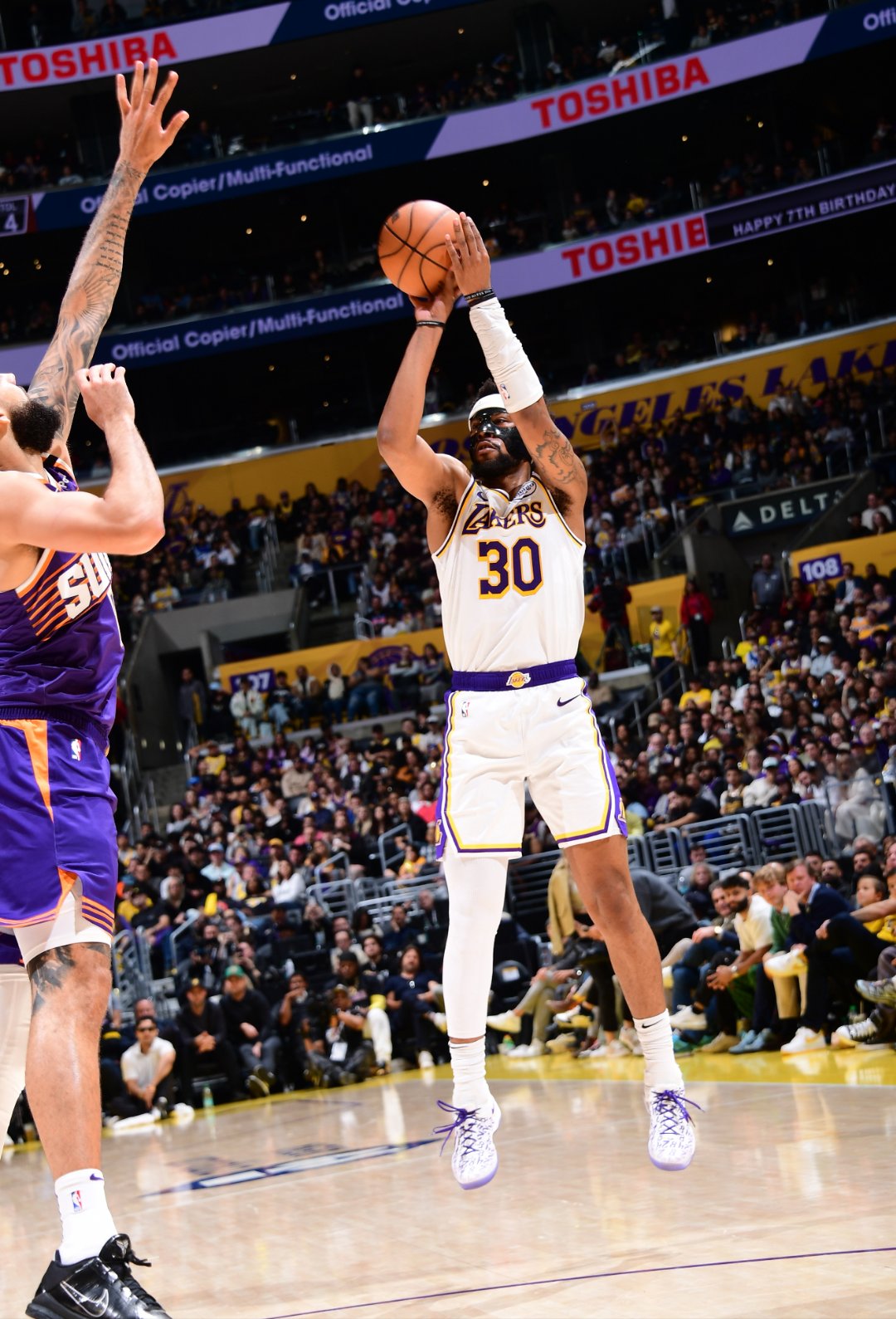 1xBit体育课程-猛龙客场逆转湖人收获关键胜利