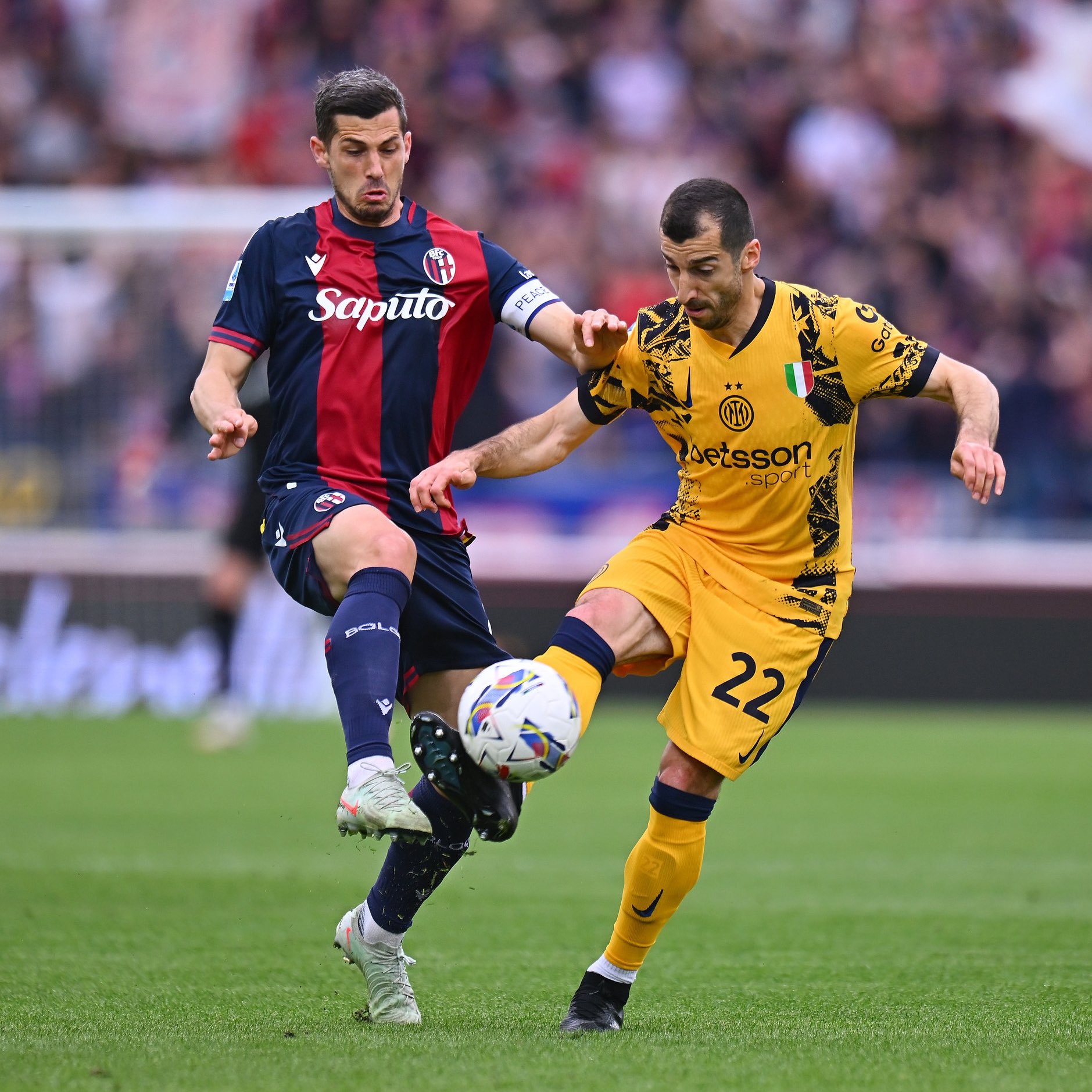 包含意甲联赛战况激烈，球队各有千秋的词条