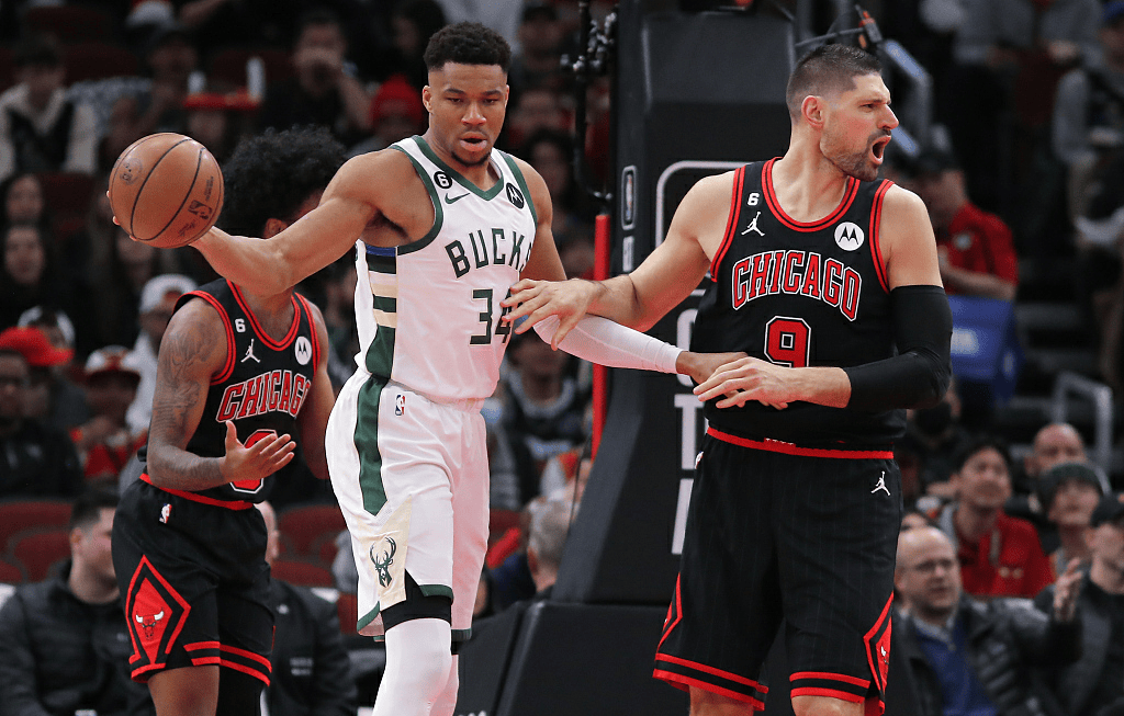 1xBit体育网页版-雄鹿取得五连胜,成为夺冠热门